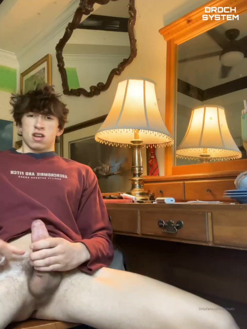 Twink cums on his hand