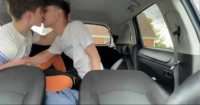 Boyfriends fuck in the car gay porn videos