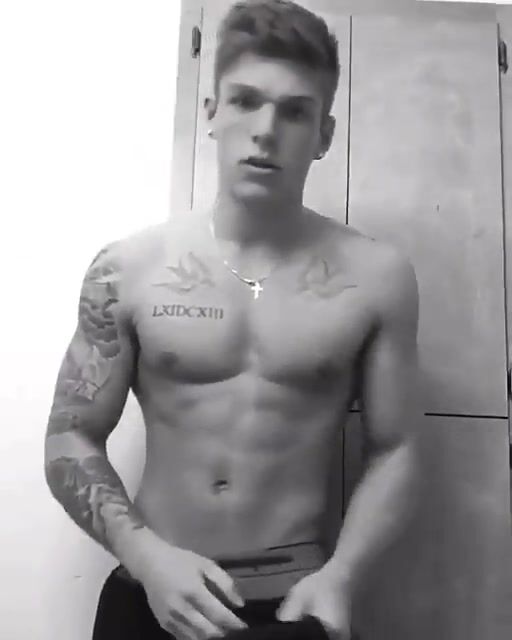 Adolescente monta daddy musculoso sem camisinha 73