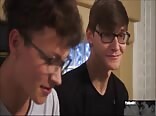 Chicos estadounidenses se lo llevan todo en película porno gay comp...