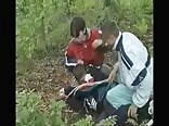 自然の中で少年たちとのアウトドアゲイポルノ
