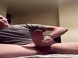 Bater punheta num pau grande e grosso é melhor que tudo