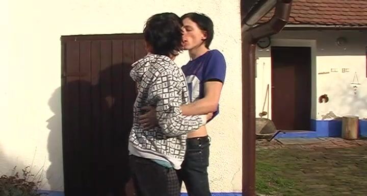 Bareback fuck: boys take a brake