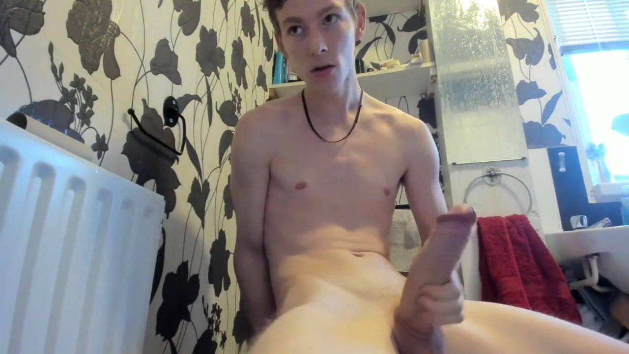 Felix jones: raw twink action