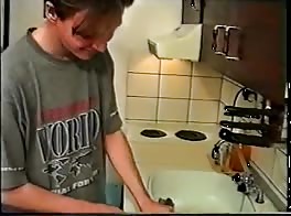 Br555 sex in the kitchen