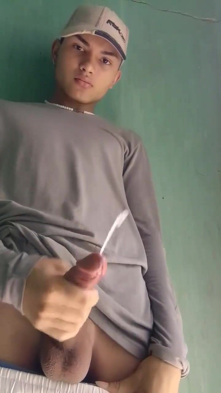 Brazilian twink’s massive cock unleashes cumloads