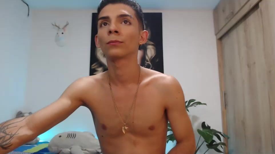 Heißer bad boy web-porno bringt die hitze