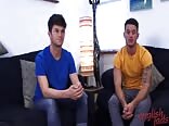 भाई बिना कंडोम के साथ मिलकर चरम पर पहुंचते हैं