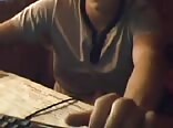 Ado musclé se branle la bite bien dure 6