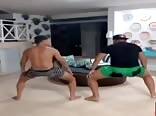 трусиковый танец подростка трубка