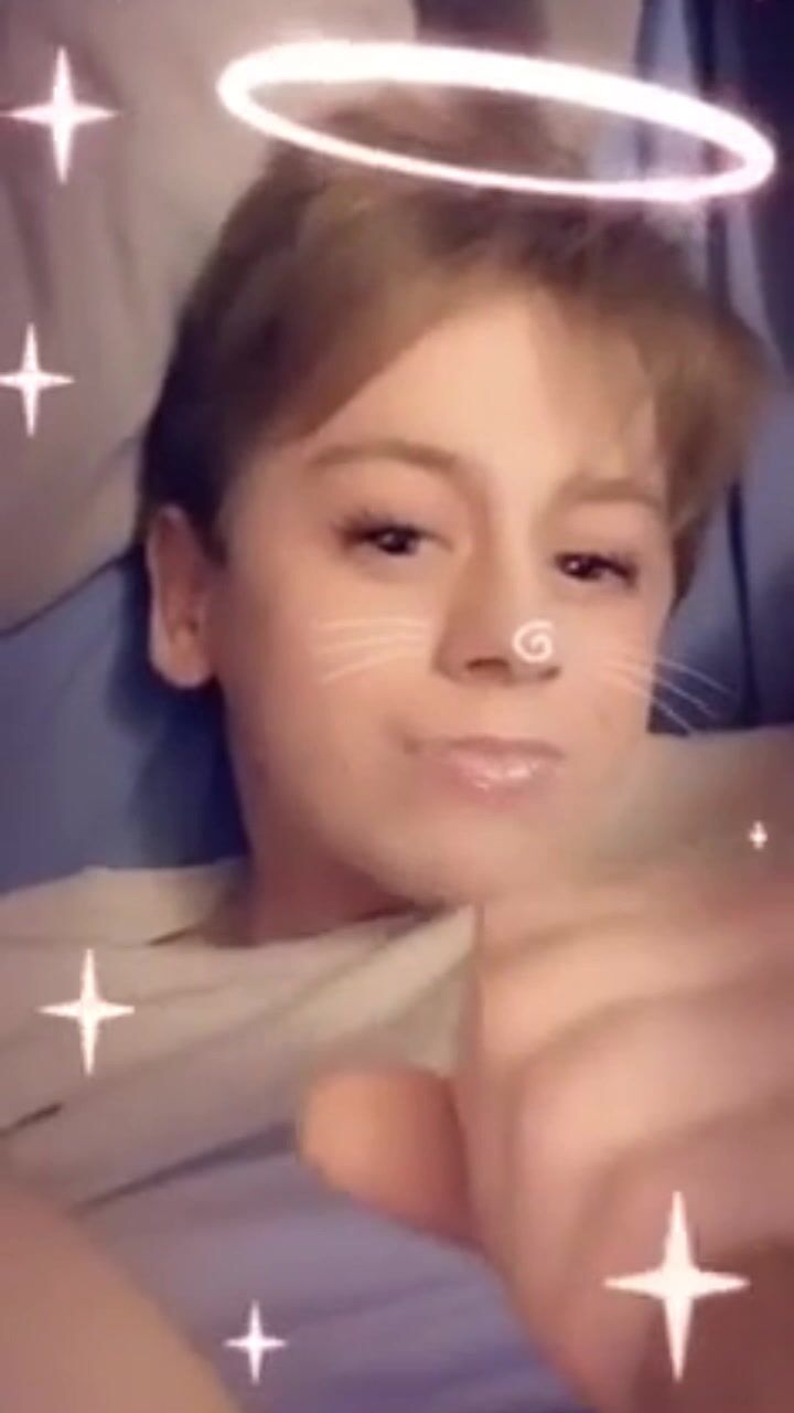 Bunny femboy self facial