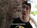 молодых девственных гетеро-парней купили для уличного гей-порно