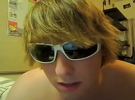 Cam4 eisbahn-junge 1