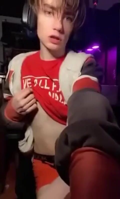 Canadian teen ass play and wank