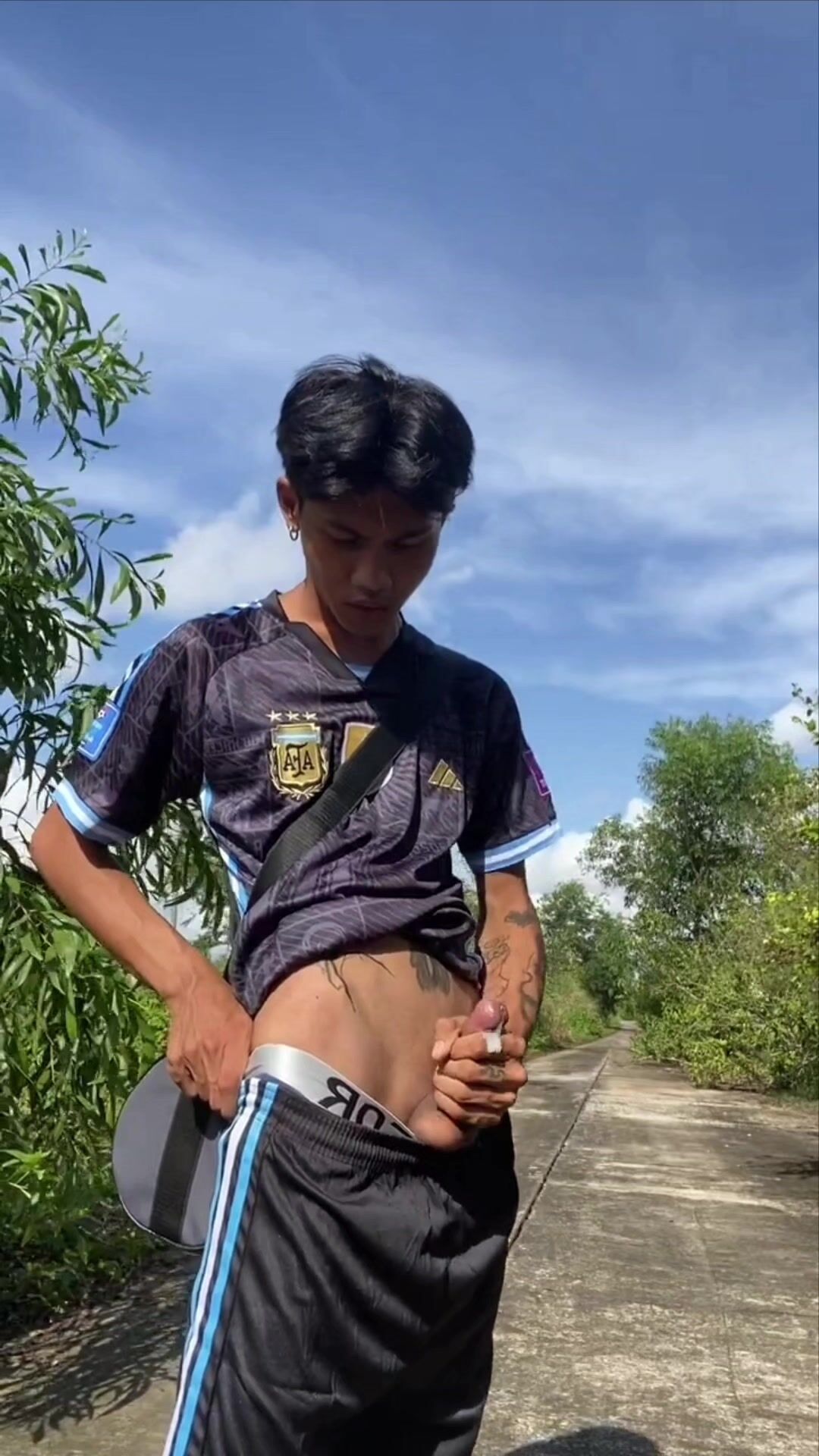 Candy's outdoor cum shots