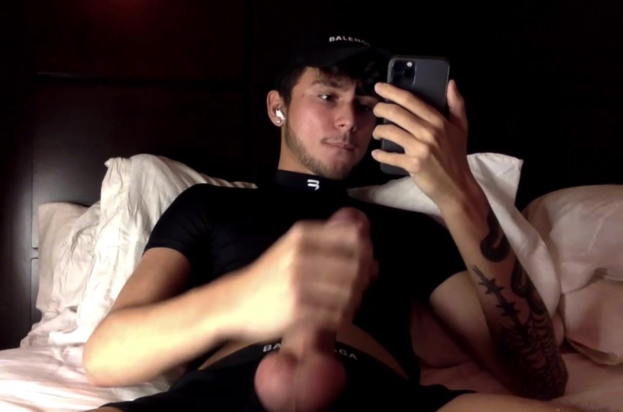 Studs mit cap und tattoos spritzen hart