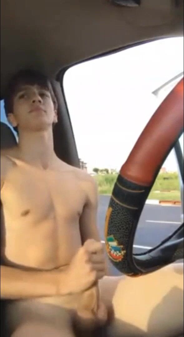 Chicos pajeros de coche públicos porno