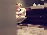 男友在厕所被拍到 性感男孩色情片