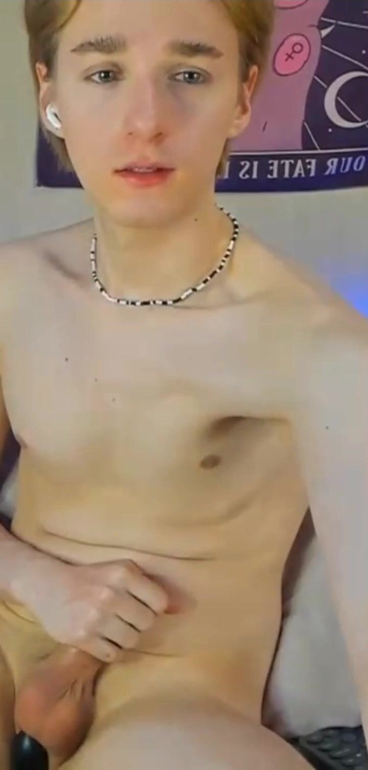 Cam boys porn: chłopak wali konia