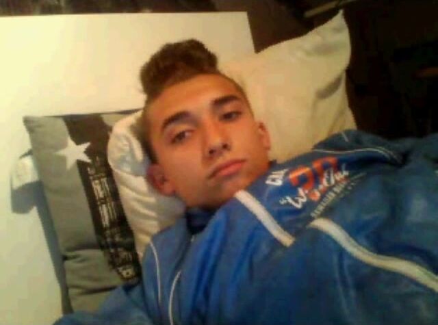 Chatroulette boy masturbates and cums hard 2014