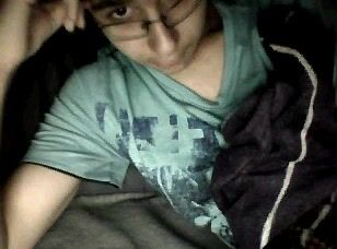 Twink do chatroulette chupa pau musculoso do papai sem camisinha