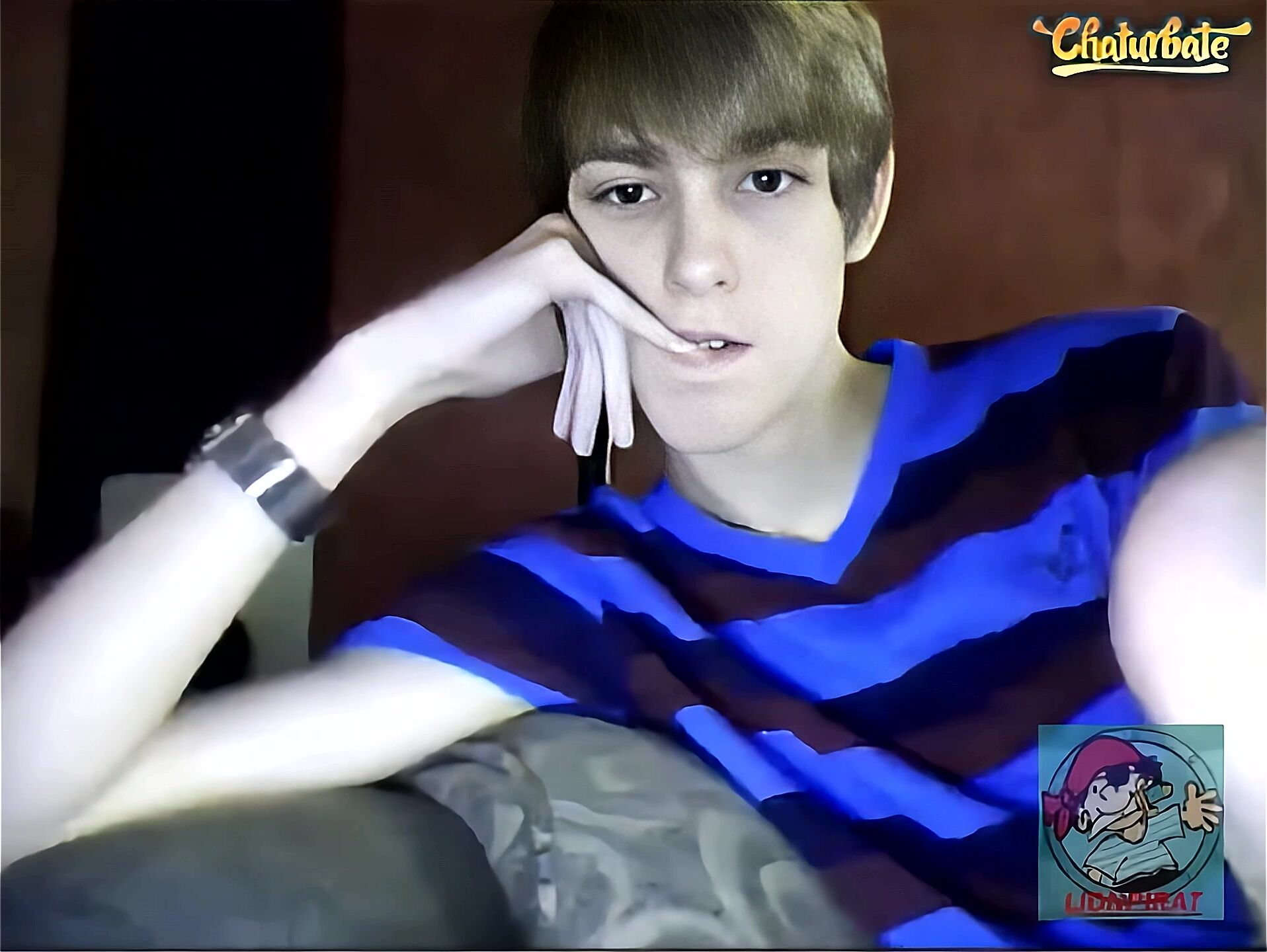 Loirinho bate uma forte pelo dinheiro do chaturbate