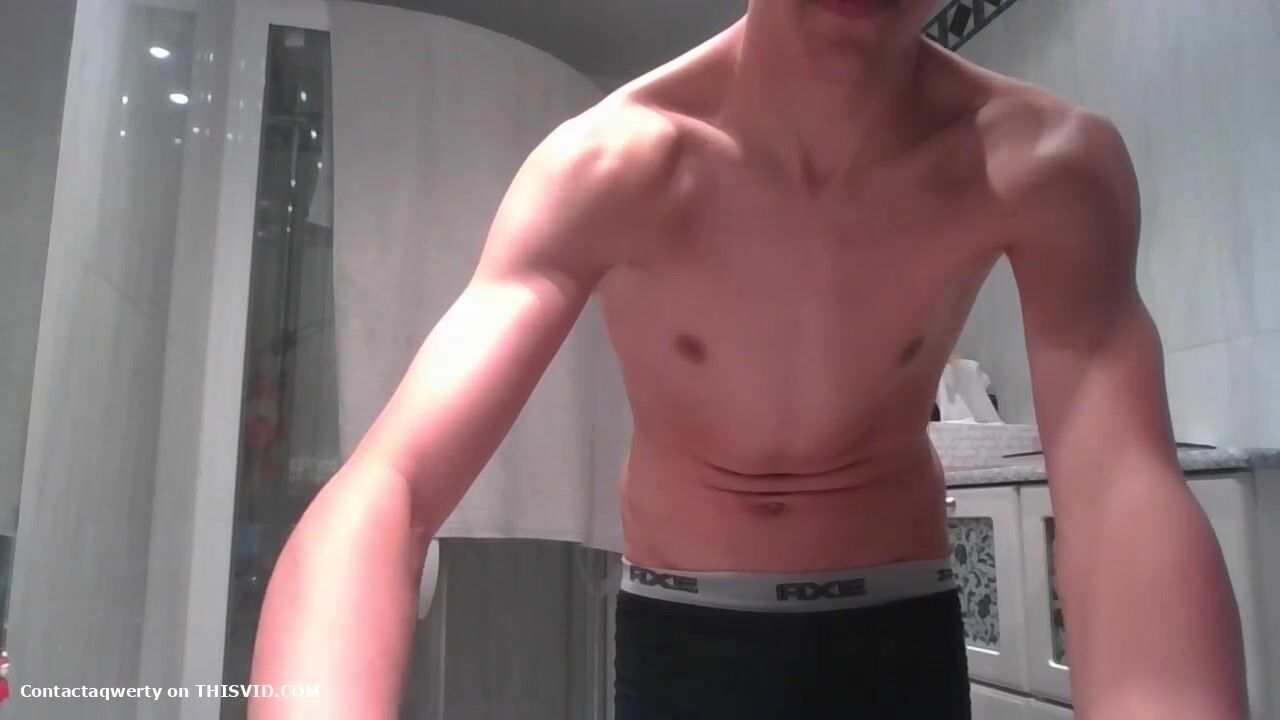 Spanish chico gets super caliente with cam boys
