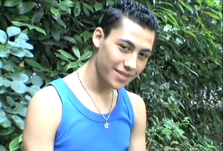 Outdoor cam boys: yummy classic porn