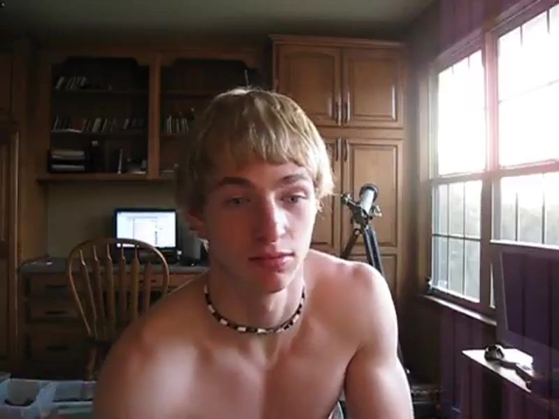 Cliff jumper flaunts his hot body
