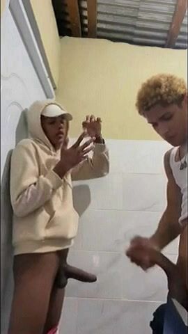 少年男孩玩弄大鸡巴