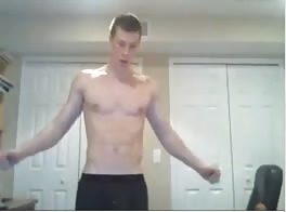 Camwhore gets high but cock stays soft