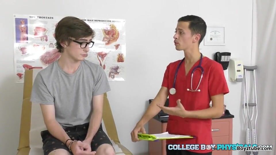 College twink collin gets barebacked by muscle daddy’s cock