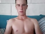 大学男生在宿舍脱衣打手枪