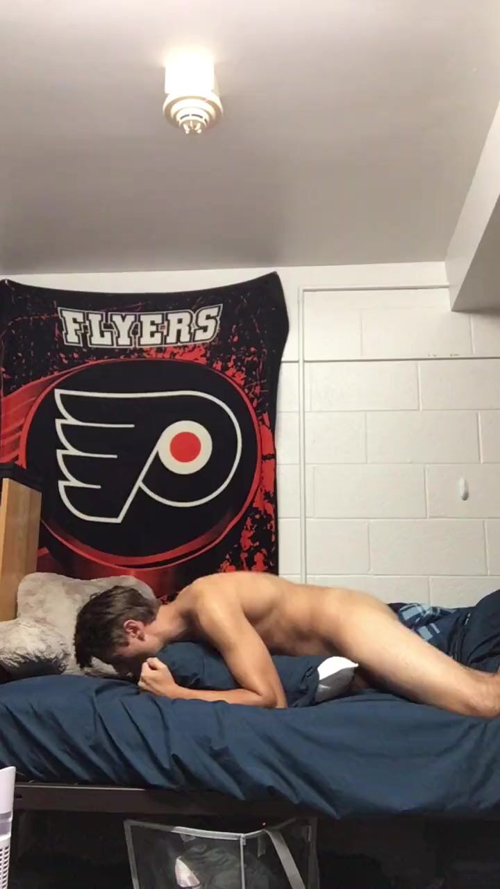 College dorm dude humps pillow thinking of axel