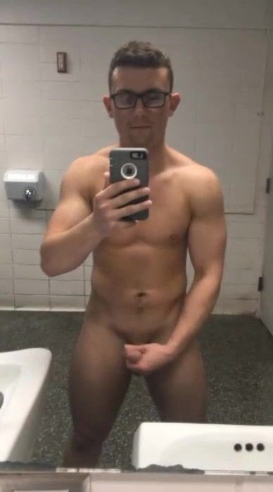 大学童貞が寮トイレでオナニー