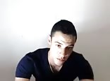 الكولومبي المعلق كاميلو يعرض زبه