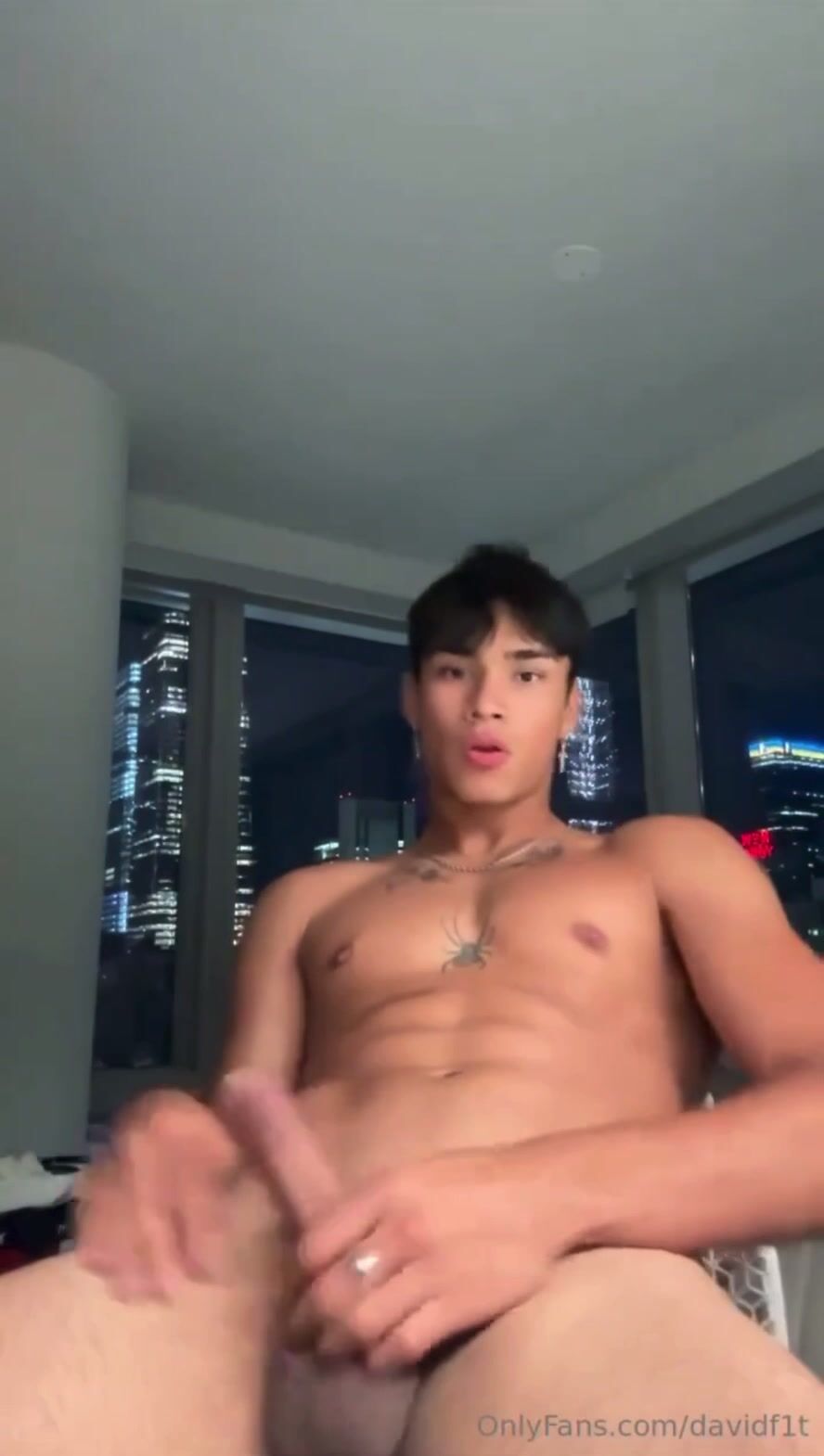 Colombian twink rides muscle daddy bareback