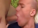 Ados prennent des faciales dans compilation bareback