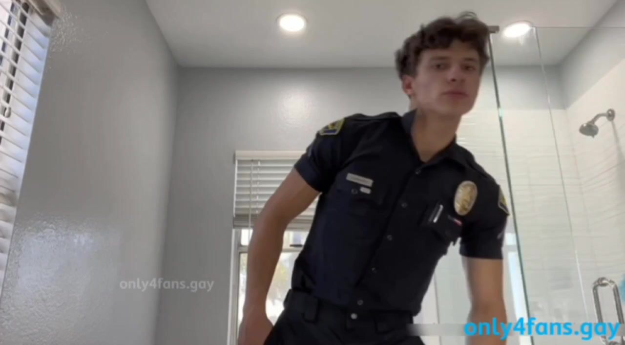 Muscle cop barebacks twink