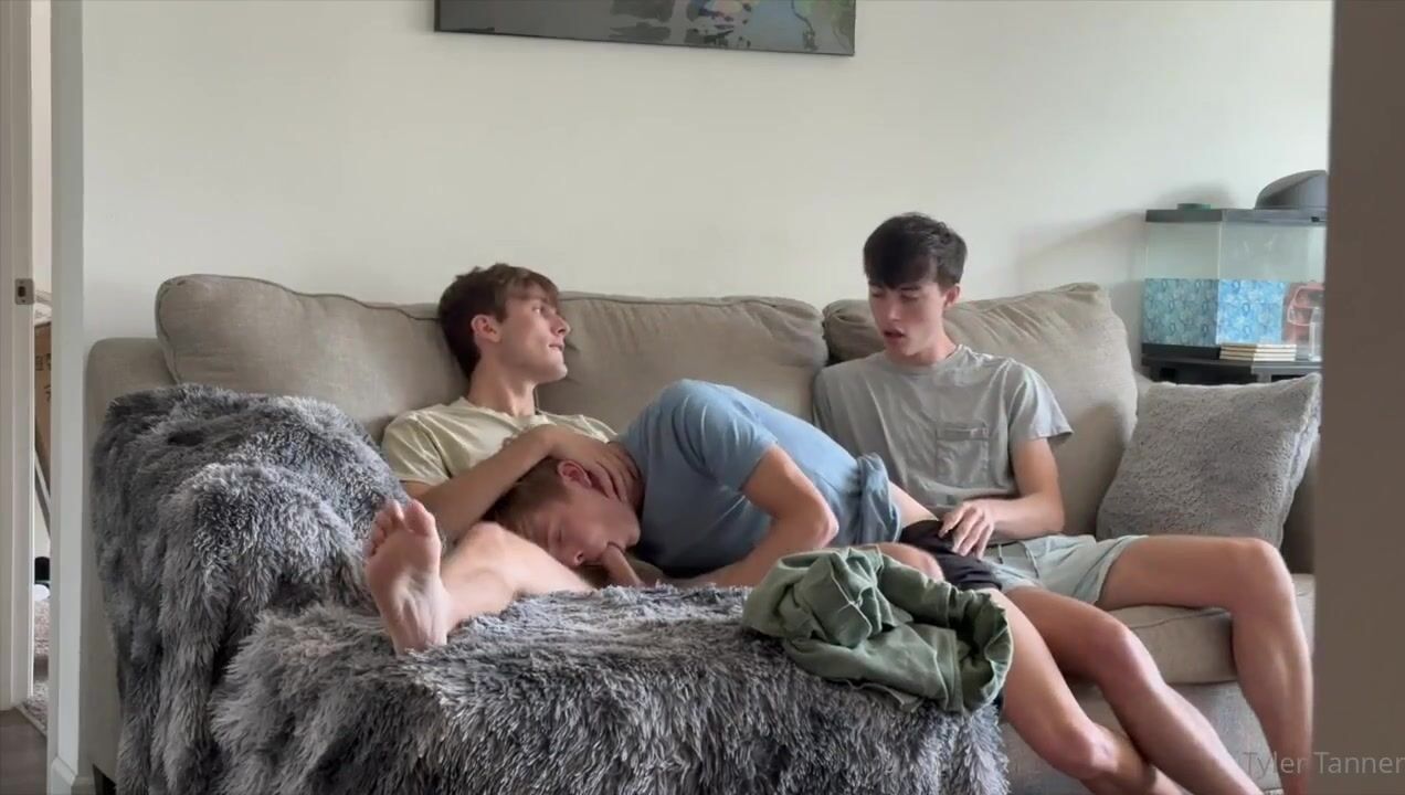 Couch threesome fucking hot boy gay porn videos