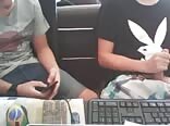 Pareja gay se masturba juntos en cam