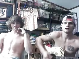 Couple they masturbate in the warehouse