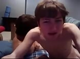 Schwule porno-tube-videos: paar-dreier-action