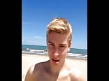 Adolescente gay salvaje se vuelve loco por una polla