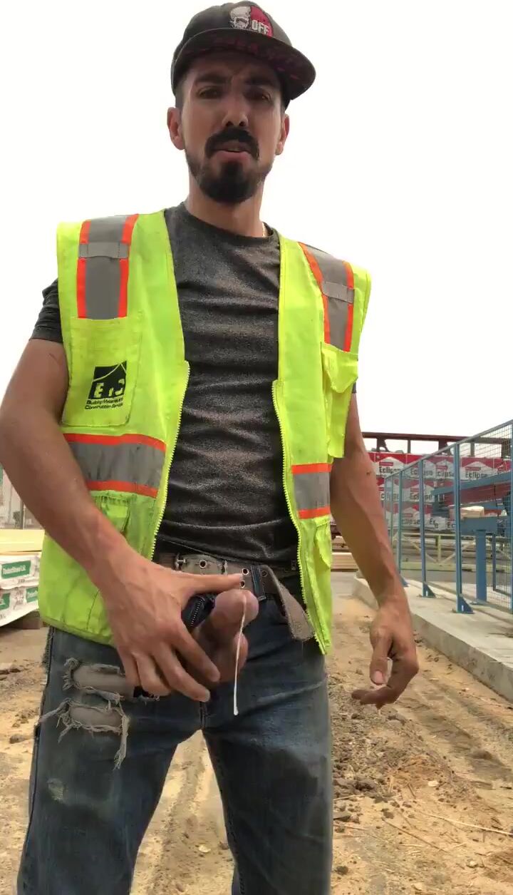 Polla de chico que se corre afuera