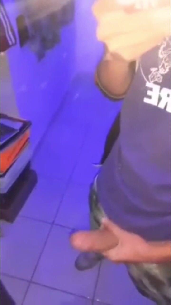 أقذف على مرآتي