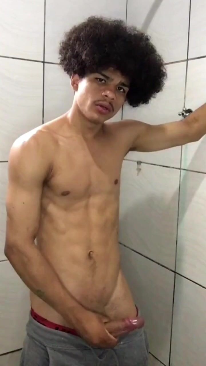 Corriéndose sin condón en la ducha
