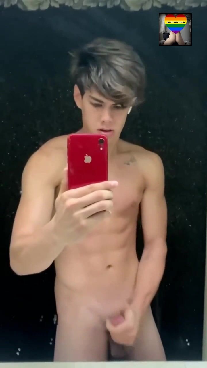 Cumming on cam in pornywood as