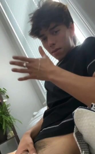 Amateur twink cums on hand in cute first time boys porn