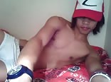亚洲男孩在 webcam 上猛烈射精